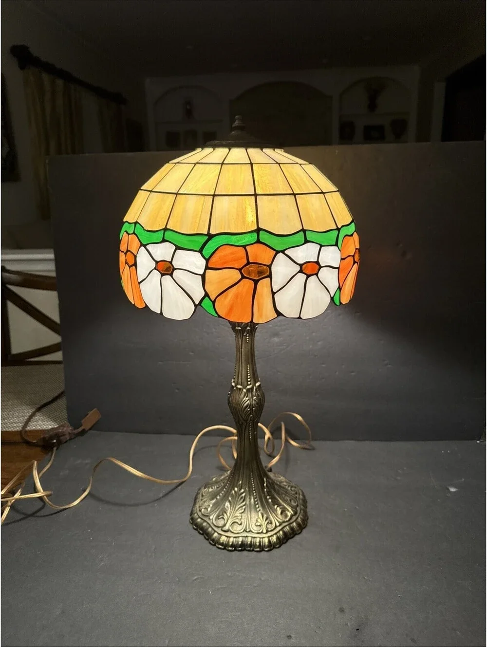 Vintage 20” Tiffany-Style Table Lamp with Floral Stained Glass Lampshade Gold